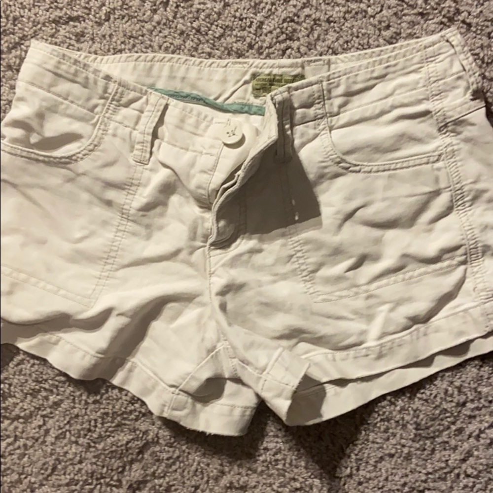 khaki shorts
